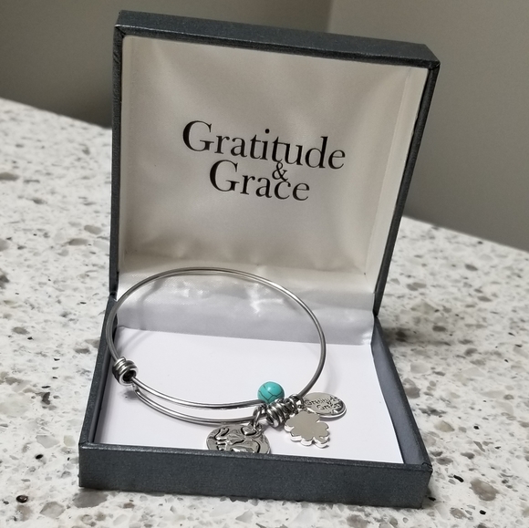 Gratitude & Grace charm bracelet - Picture 1 of 3